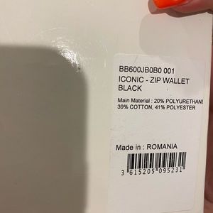 Givenchy Gravity logo-print Leather Zip Wallet